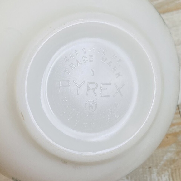 Pyrex Amish Butterprint Turquoise 441 Cinderella Mixing Bowl 1 1/2 Pint - Picture 4 of 8